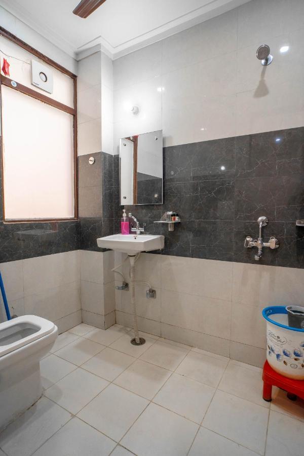 The Lodgers 2 Bhk Serviced Apartment Infront Of Artemis Hospital คูร์เคาน์ ภายนอก รูปภาพ