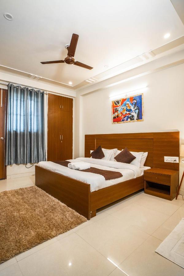 The Lodgers 2 Bhk Serviced Apartment Infront Of Artemis Hospital คูร์เคาน์ ภายนอก รูปภาพ