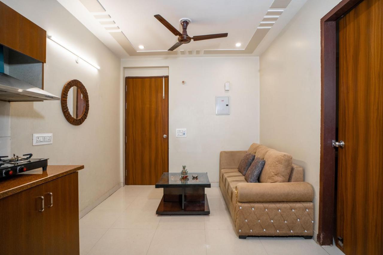 The Lodgers 2 Bhk Serviced Apartment Infront Of Artemis Hospital คูร์เคาน์ ภายนอก รูปภาพ