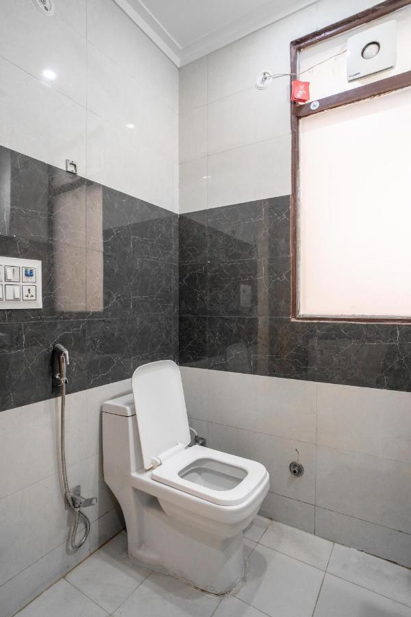 The Lodgers 2 Bhk Serviced Apartment Infront Of Artemis Hospital คูร์เคาน์ ภายนอก รูปภาพ