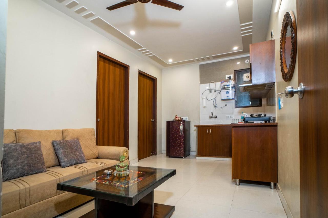 The Lodgers 2 Bhk Serviced Apartment Infront Of Artemis Hospital คูร์เคาน์ ภายนอก รูปภาพ