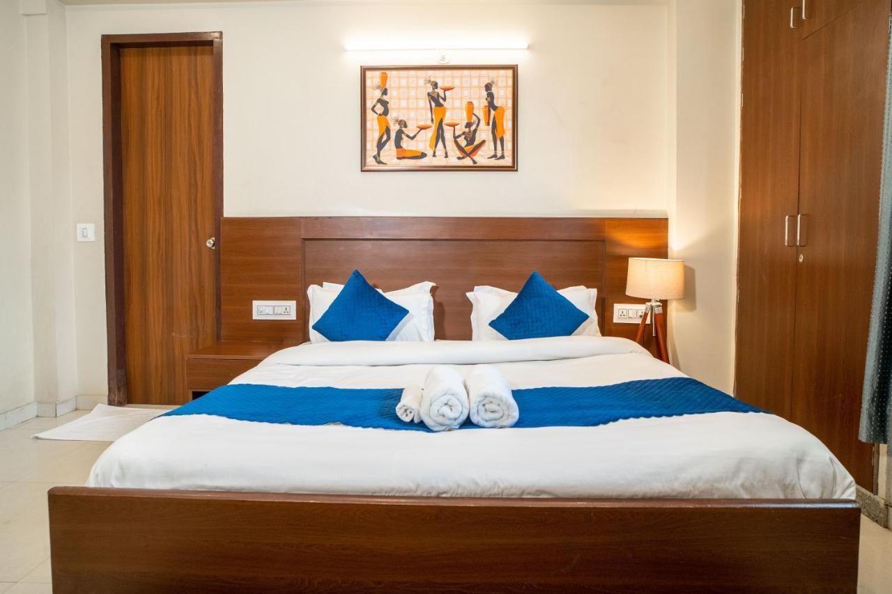 The Lodgers 2 Bhk Serviced Apartment Infront Of Artemis Hospital คูร์เคาน์ ภายนอก รูปภาพ