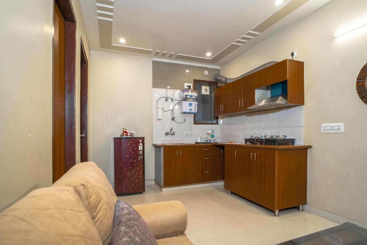 The Lodgers 2 Bhk Serviced Apartment Infront Of Artemis Hospital คูร์เคาน์ ภายนอก รูปภาพ