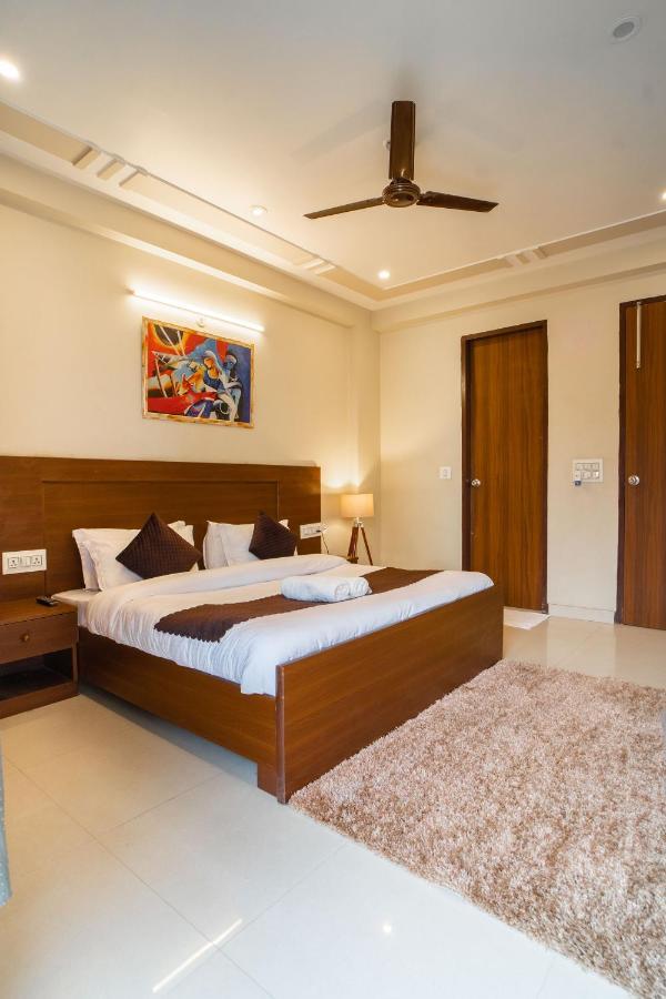 The Lodgers 2 Bhk Serviced Apartment Infront Of Artemis Hospital คูร์เคาน์ ภายนอก รูปภาพ