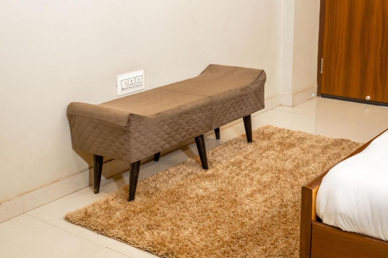 The Lodgers 2 Bhk Serviced Apartment Infront Of Artemis Hospital คูร์เคาน์ ภายนอก รูปภาพ