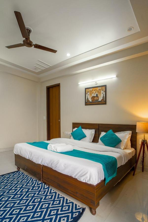 The Lodgers 2 Bhk Serviced Apartment Infront Of Artemis Hospital คูร์เคาน์ ภายนอก รูปภาพ