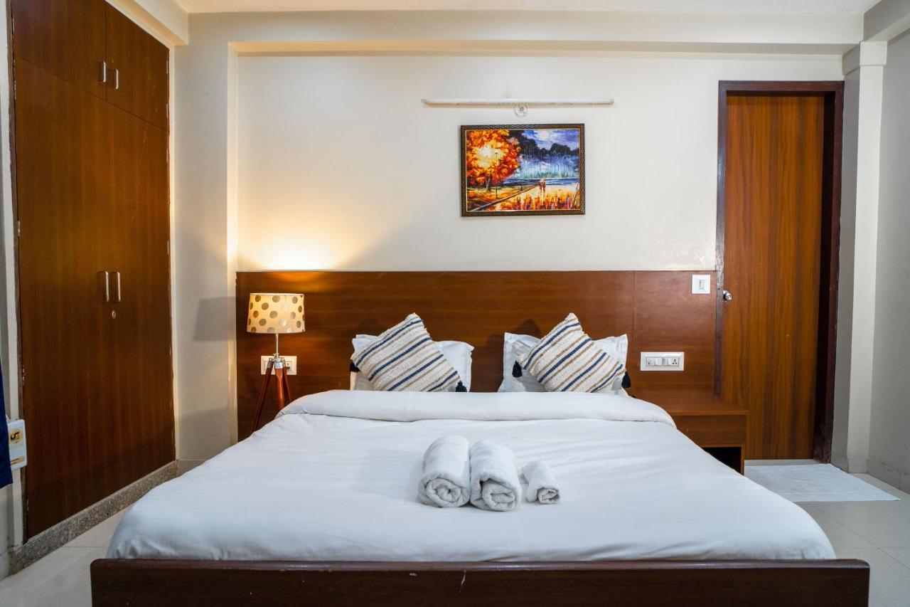 The Lodgers 2 Bhk Serviced Apartment Infront Of Artemis Hospital คูร์เคาน์ ภายนอก รูปภาพ