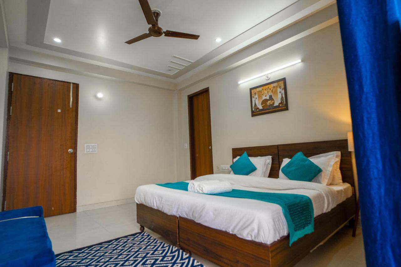 The Lodgers 2 Bhk Serviced Apartment Infront Of Artemis Hospital คูร์เคาน์ ภายนอก รูปภาพ