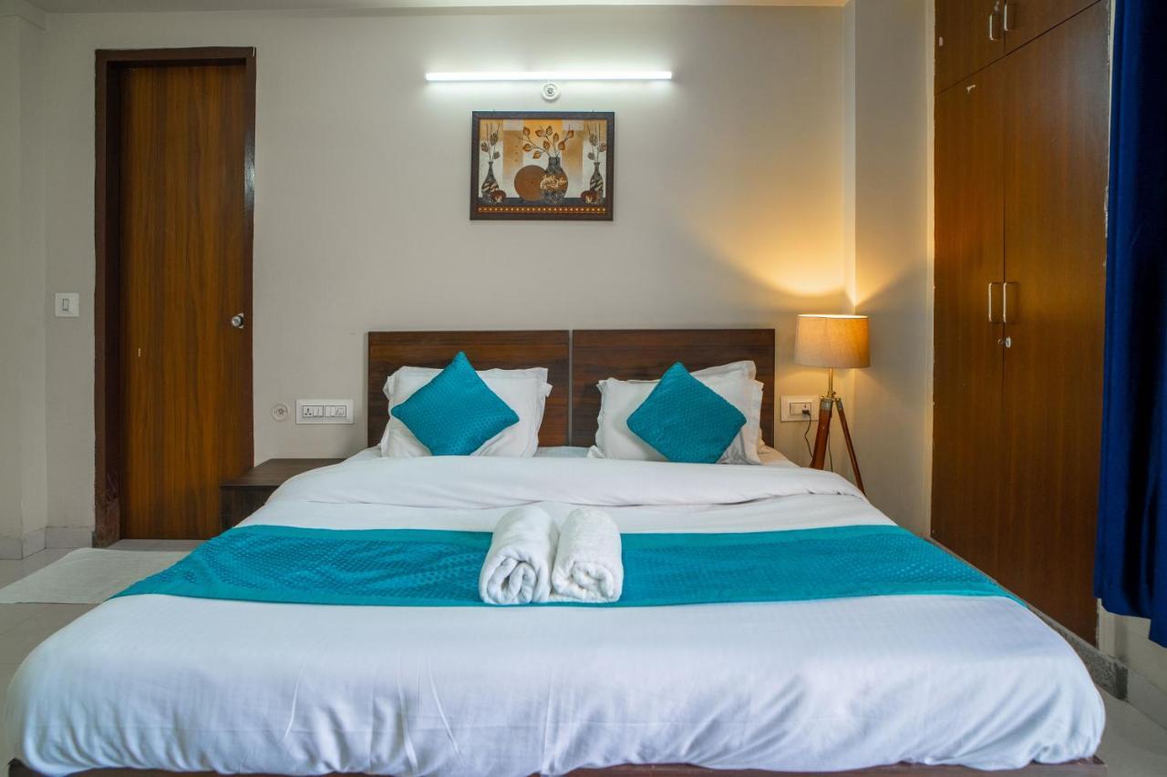 The Lodgers 2 Bhk Serviced Apartment Infront Of Artemis Hospital คูร์เคาน์ ภายนอก รูปภาพ