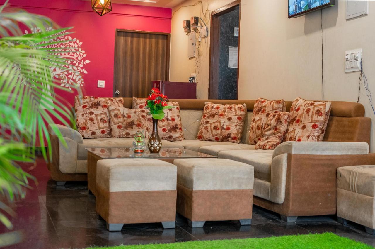 The Lodgers 2 Bhk Serviced Apartment Infront Of Artemis Hospital คูร์เคาน์ ภายนอก รูปภาพ